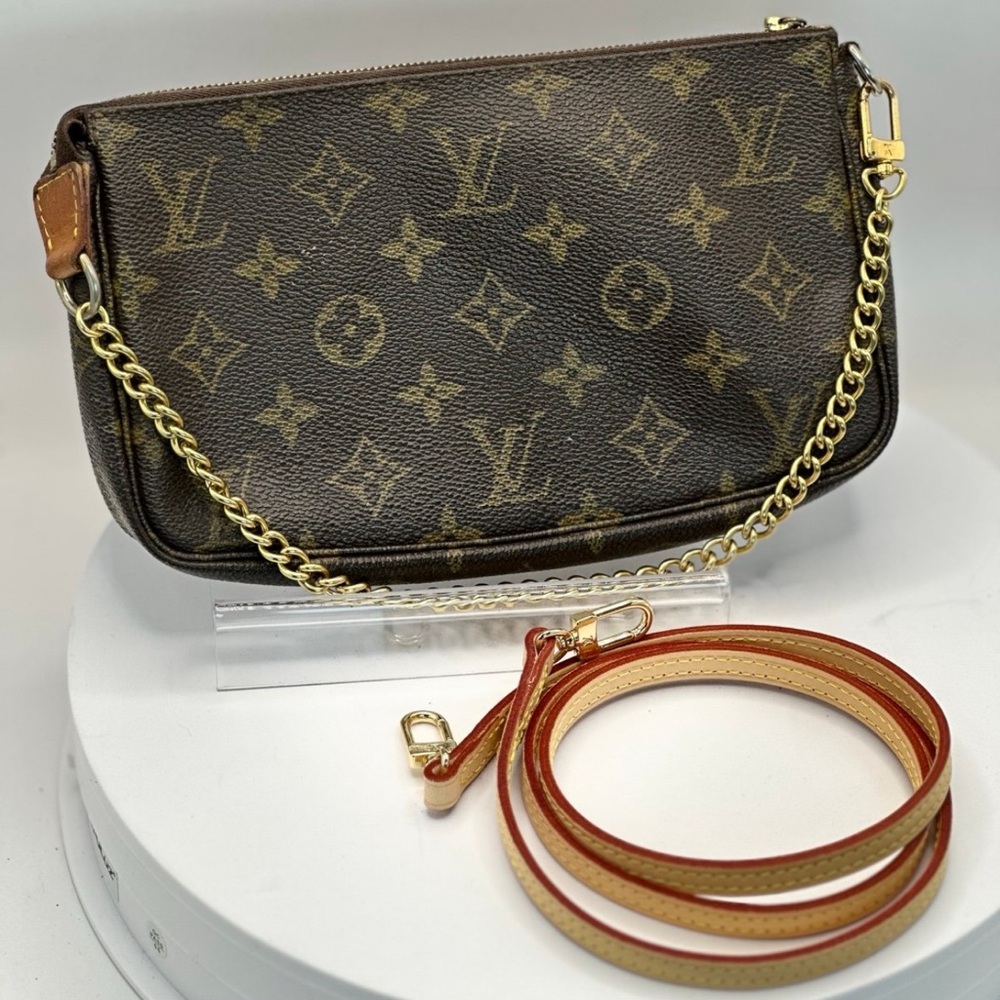 Louis Vuitton Monogram pochette Bag